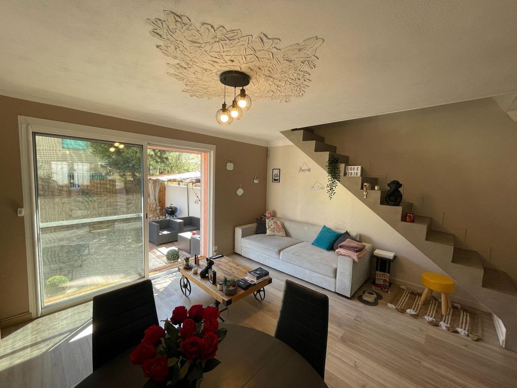 Achat maison à vendre 2 chambres 53 m² - La Seyne-sur-Mer