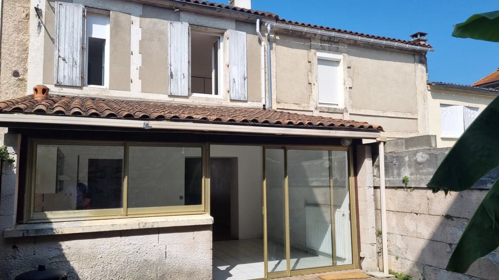 Achat maison à vendre 3 chambres 106 m² - Angoulême