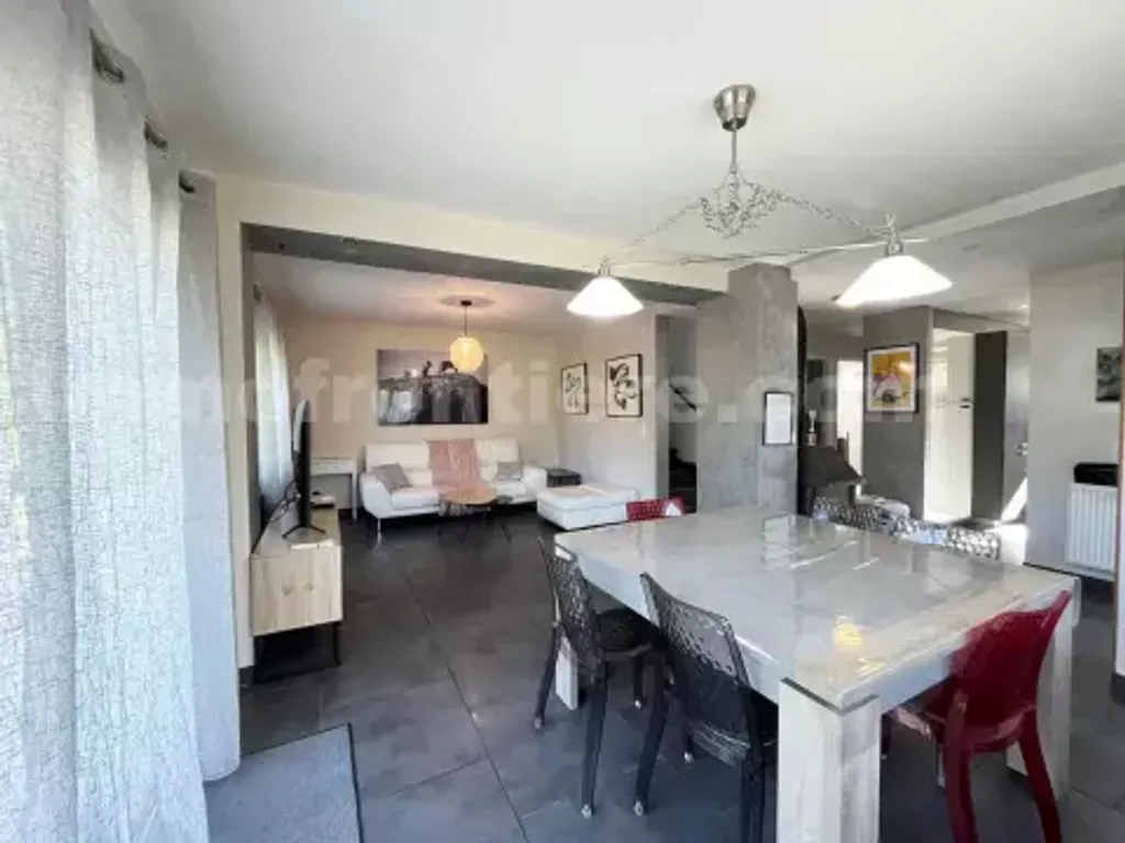 Achat maison à vendre 4 chambres 175 m² - Reignier-Ésery