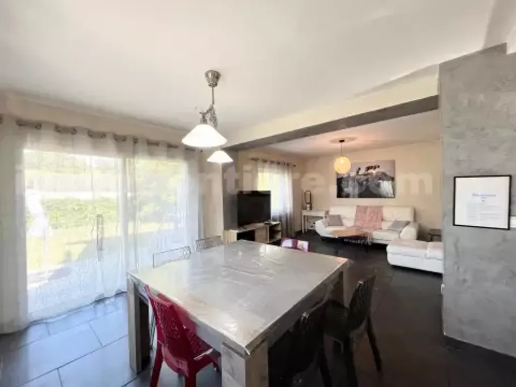 Achat maison à vendre 4 chambres 175 m² - Reignier-Ésery