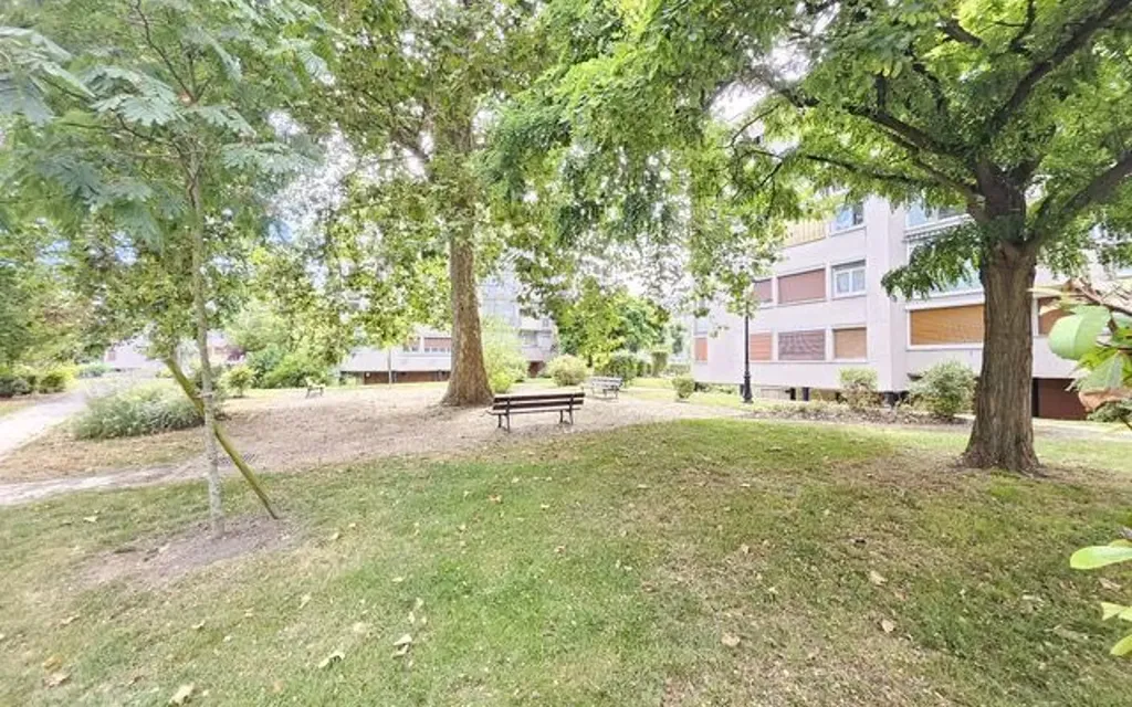 Achat appartement à vendre 3 pièces 53 m² - Maisons-Laffitte