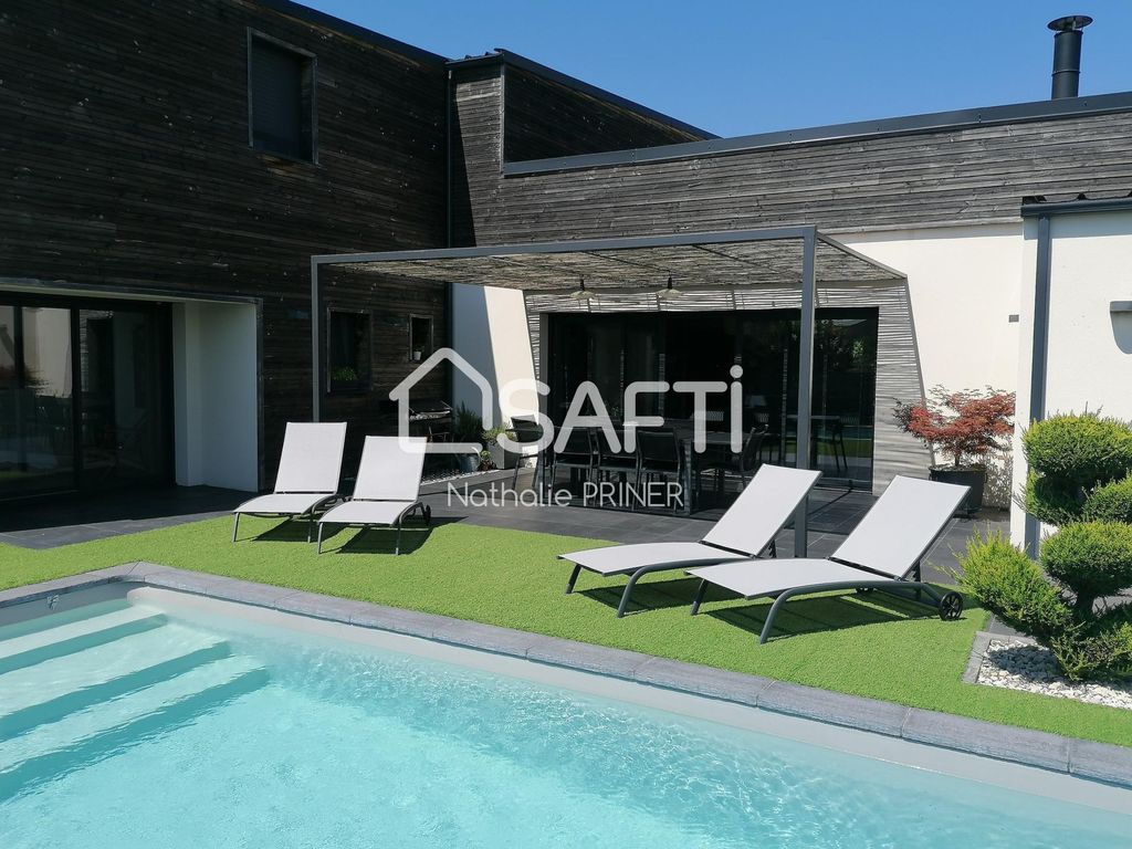 Achat maison à vendre 6 chambres 230 m² - Aiffres