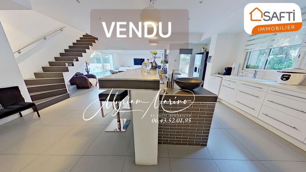 Achat maison à vendre 4 chambres 147 m² - Sainte-Maxime