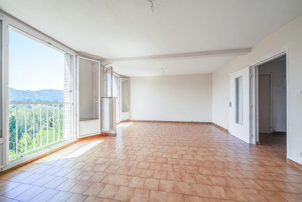 Achat appartement à vendre 3 pièces 86 m² - Aubagne