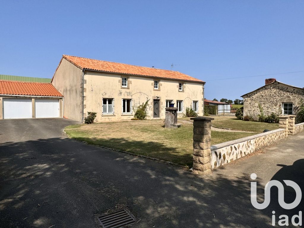 Achat maison à vendre 3 chambres 147 m² - Saint-Maurice-des-Noues