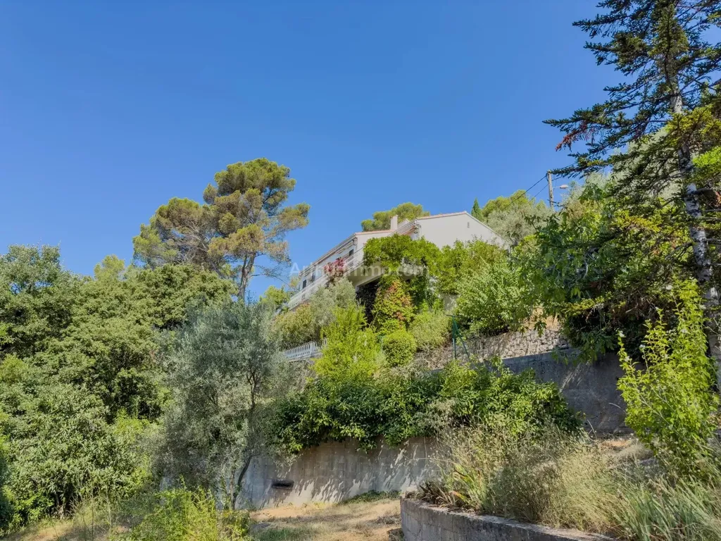 Achat maison à vendre 2 chambres 147 m² - Draguignan