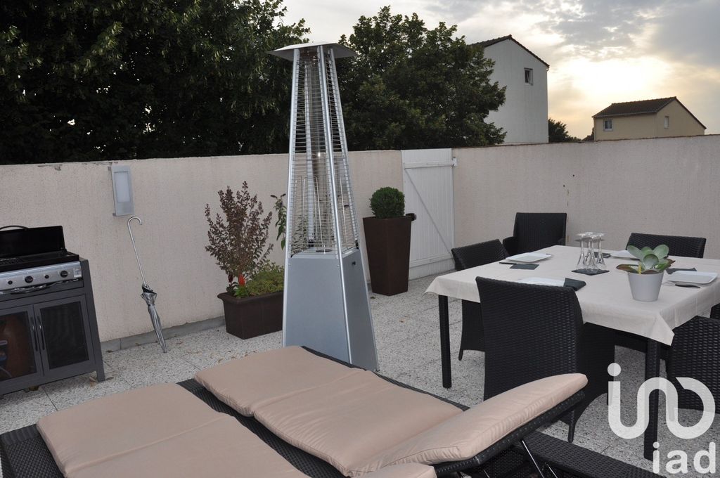 Achat appartement à vendre 3 pièces 61 m² - Savigny-le-Temple