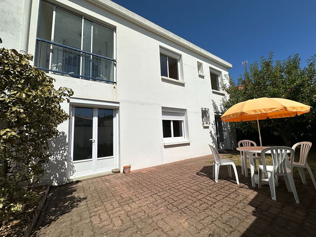 Achat maison à vendre 4 chambres 145 m² - Saint-Gilles-Croix-de-Vie