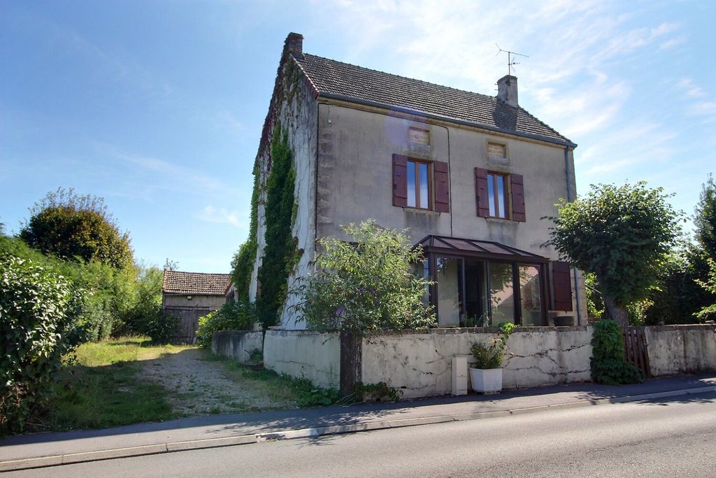 Achat maison à vendre 3 chambres 124 m² - Saint-Micaud