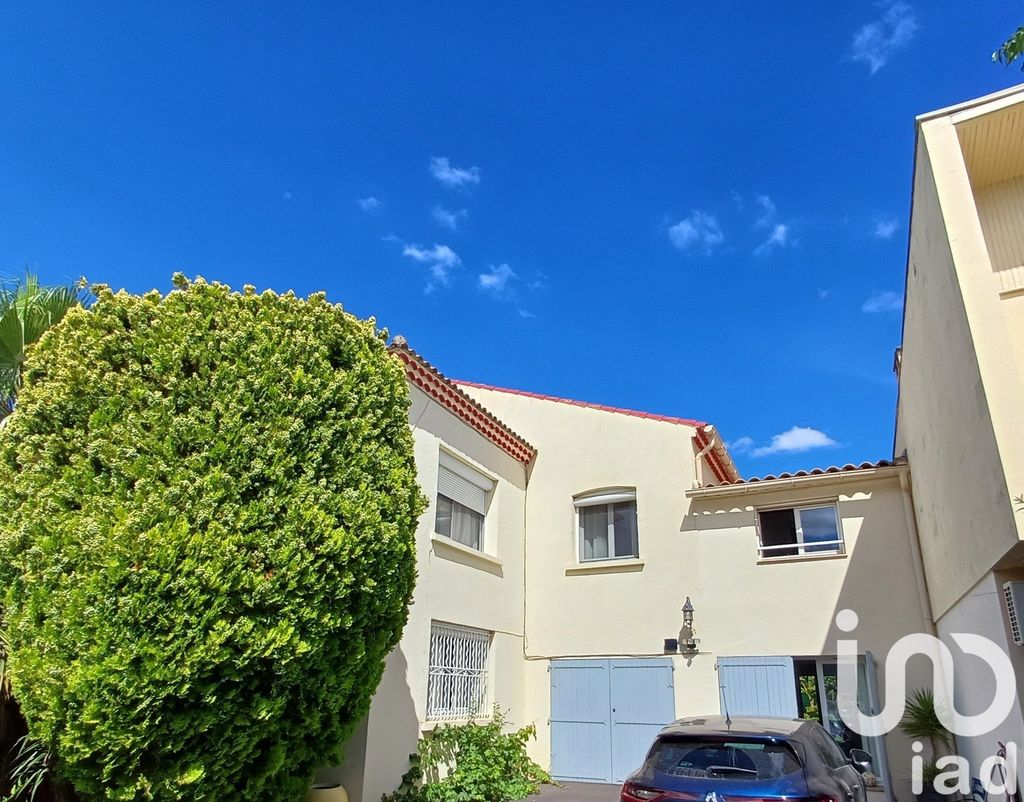 Achat appartement à vendre 7 pièces 157 m² - Nîmes