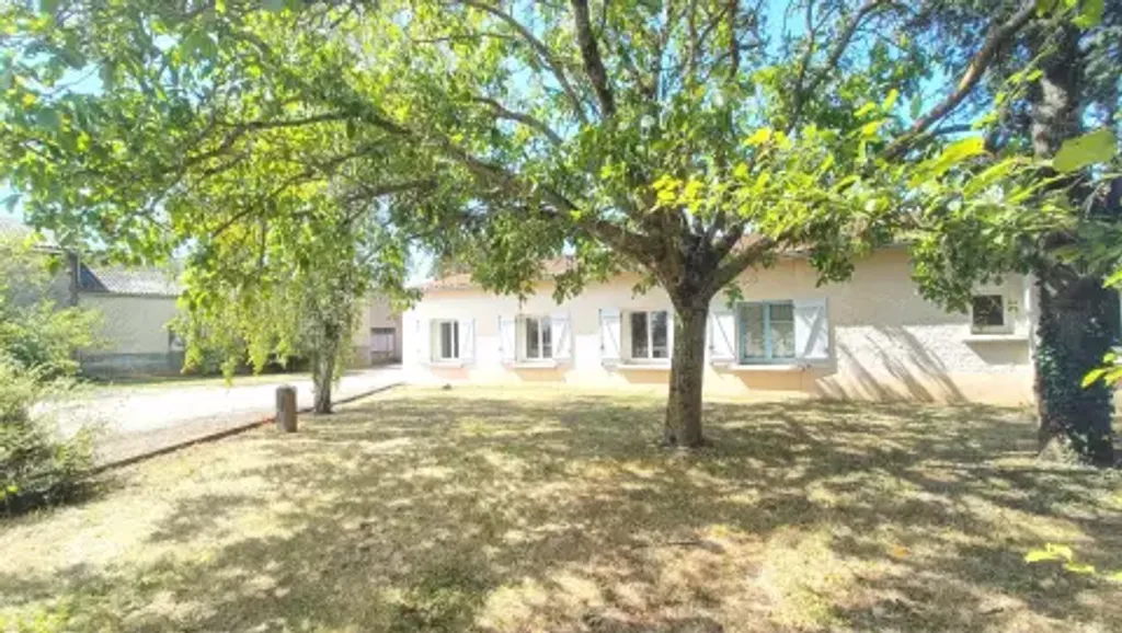 Achat maison à vendre 4 chambres 187 m² - Neuville-de-Poitou