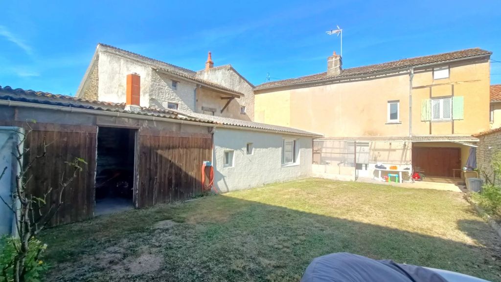 Achat maison à vendre 3 chambres 105 m² - Neuville-de-Poitou