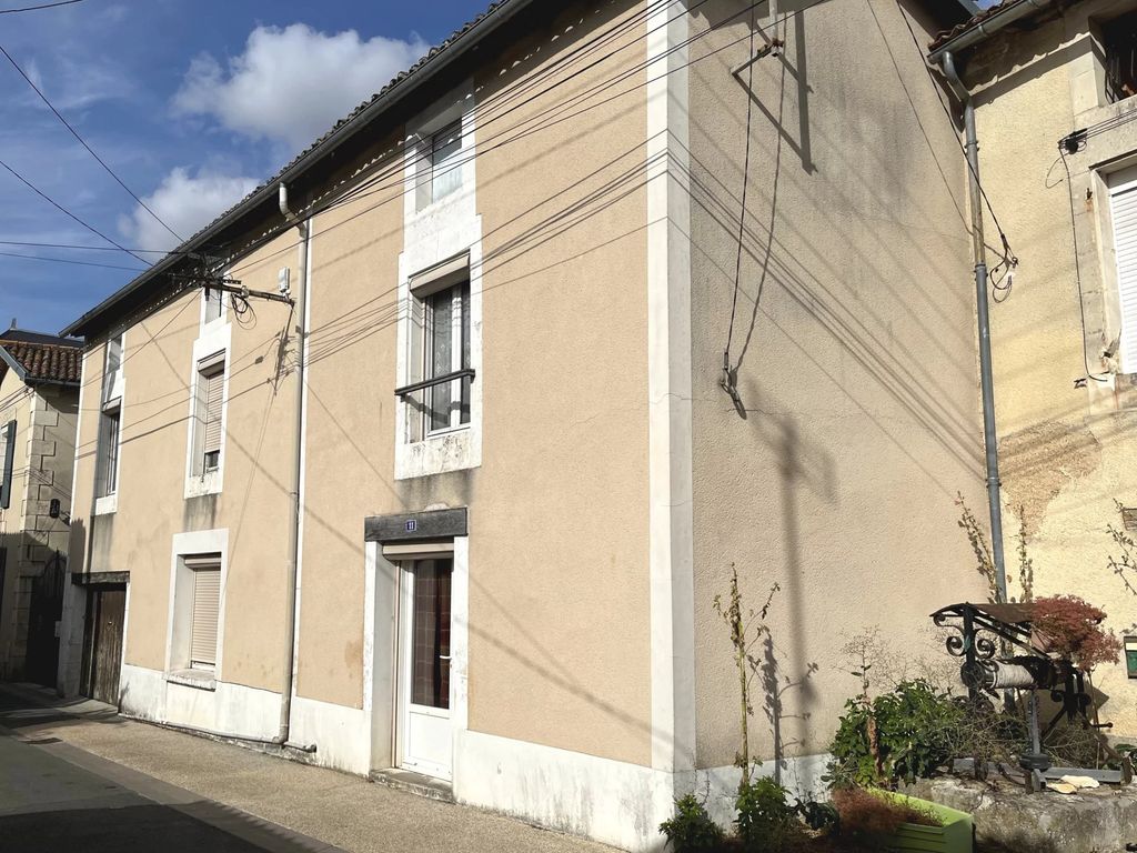 Achat maison à vendre 3 chambres 105 m² - Neuville-de-Poitou