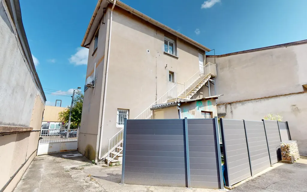 Achat maison à vendre 3 chambres 103 m² - Vaulx-en-Velin