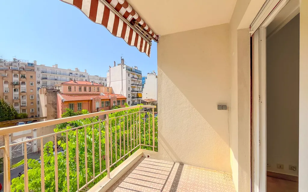 Achat appartement à vendre 3 pièces 61 m² - Nice