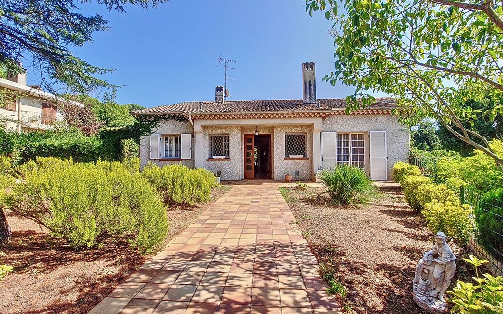 Achat maison à vendre 4 chambres 161 m² - Mougins