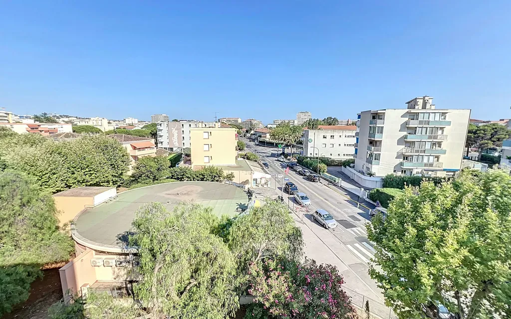 Achat appartement à vendre 2 pièces 49 m² - Fréjus