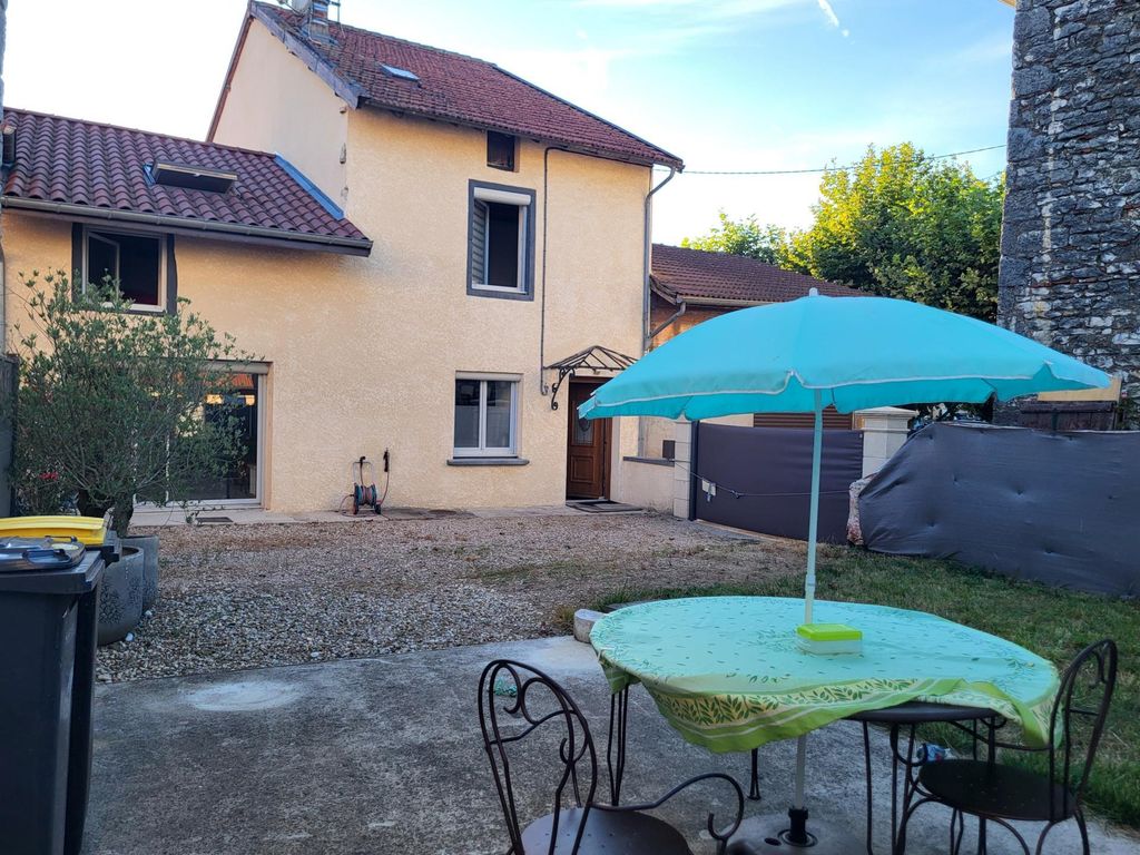 Achat maison à vendre 3 chambres 150 m² - Druillat