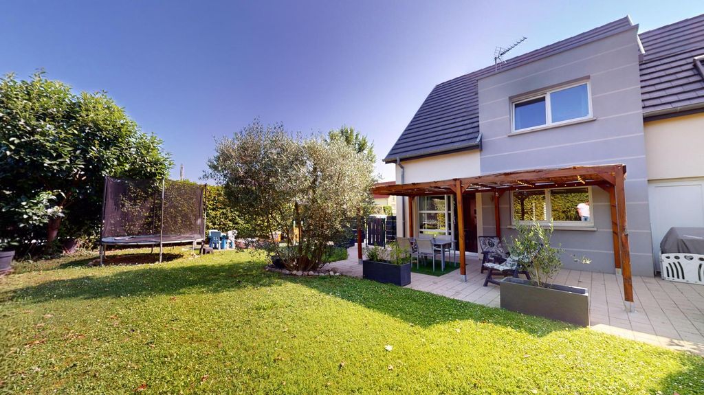 Achat maison à vendre 4 chambres 115 m² - Biesheim