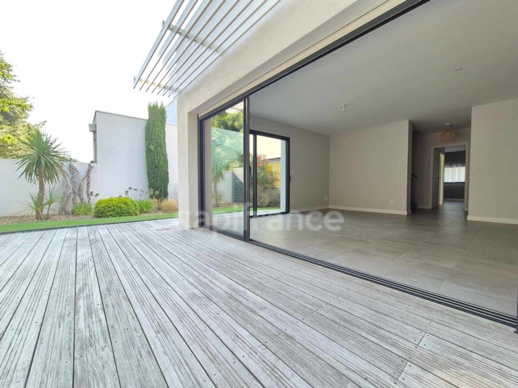 Achat maison à vendre 3 chambres 107 m² - Saint-Palais-sur-Mer