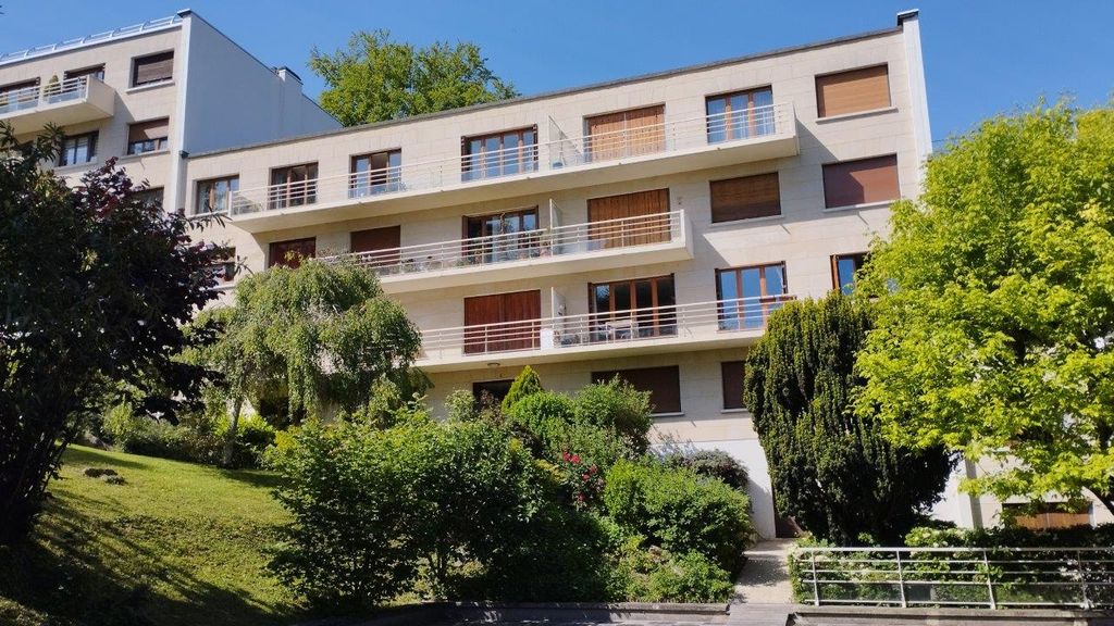 Achat appartement à vendre 6 pièces 121 m² - Bougival