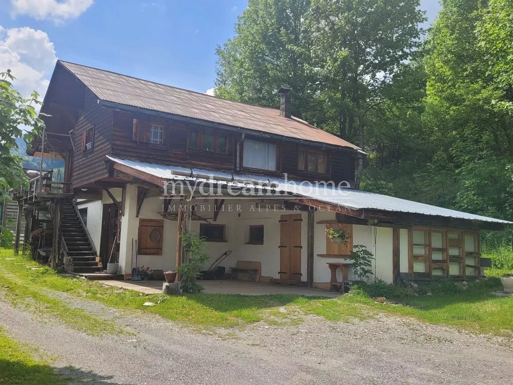 Achat maison à vendre 4 chambres 190 m² - Praz-sur-Arly