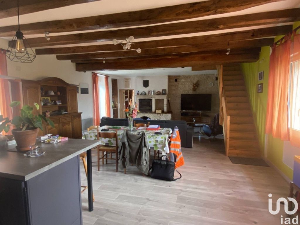 Achat maison à vendre 4 chambres 195 m² - Civray