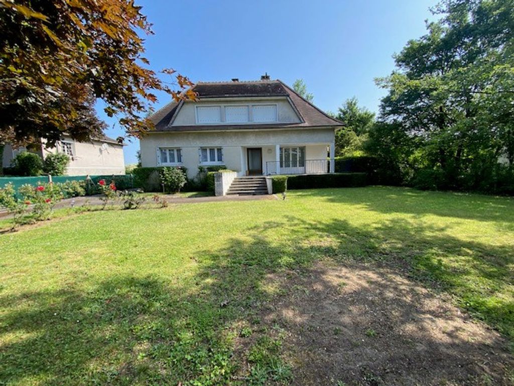 Achat maison à vendre 6 chambres 162 m² - Saint-Doulchard