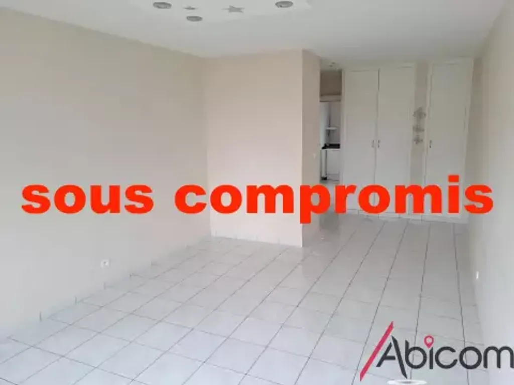 Achat appartement à vendre 5 pièces 81 m² - Saint-Étienne