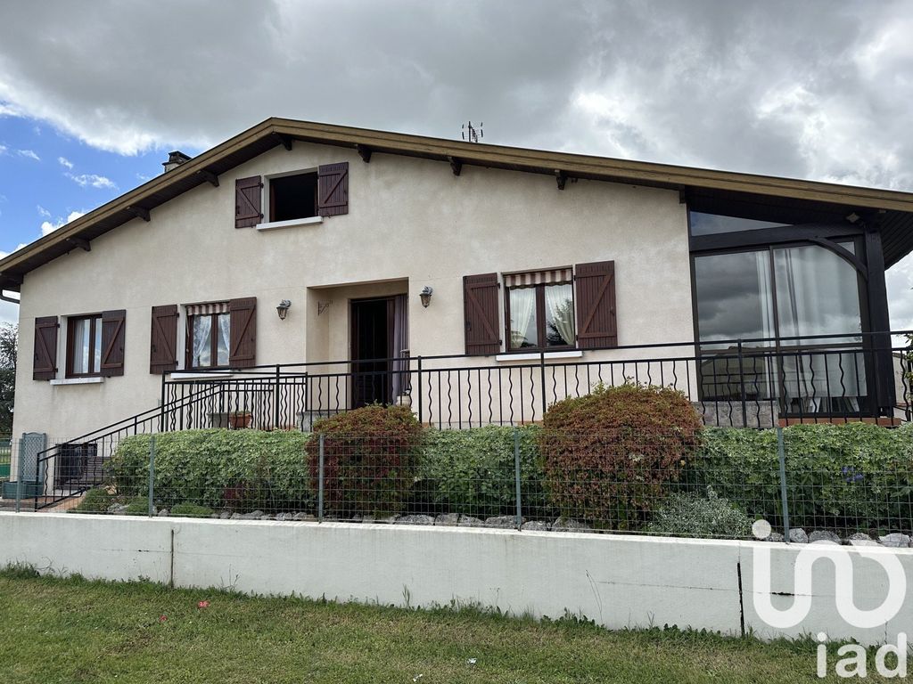 Achat maison à vendre 4 chambres 142 m² - Saint-Magne-de-Castillon