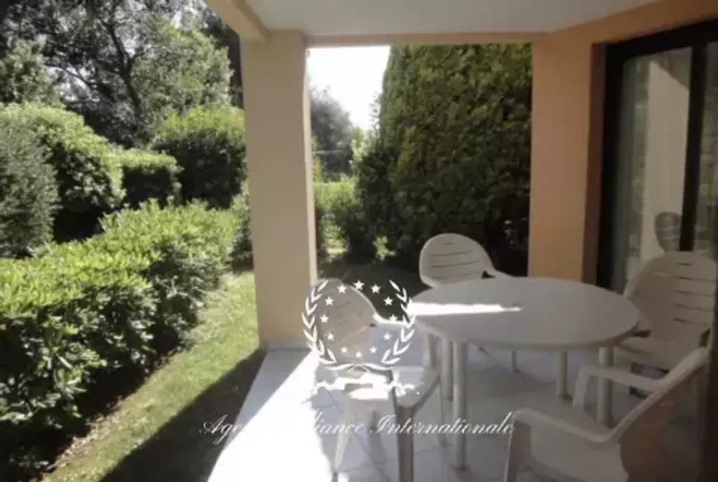 Achat appartement à vendre 3 pièces 36 m² - Cannes