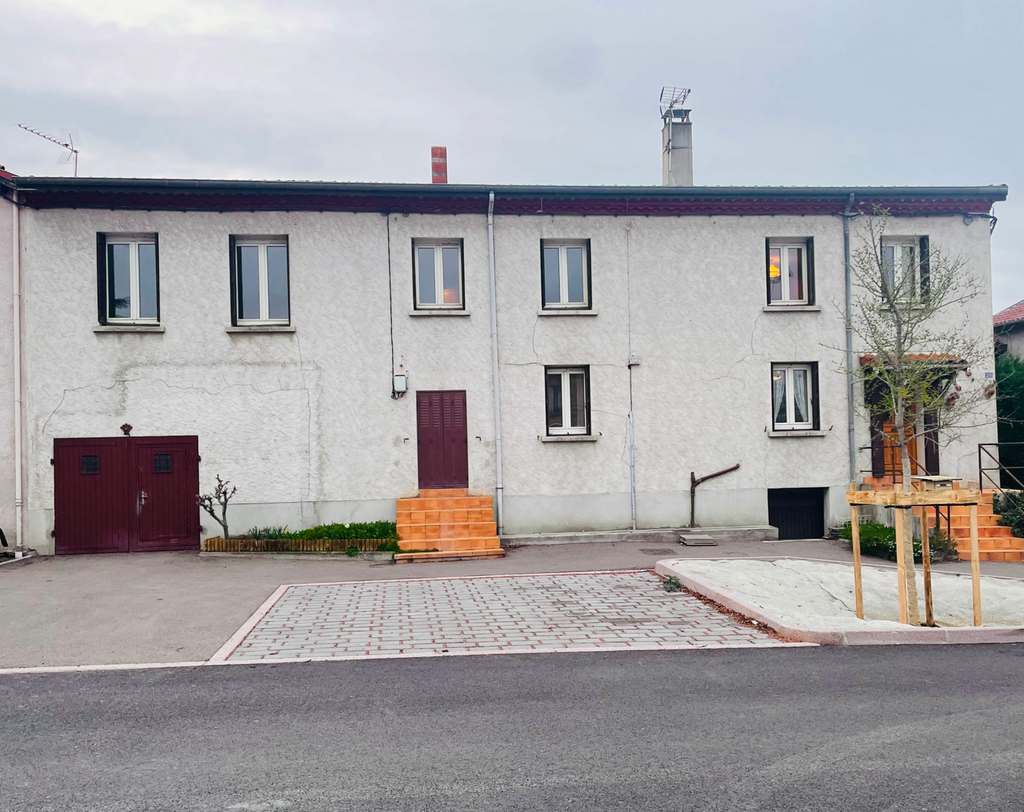 Achat maison à vendre 4 chambres 110 m² - Saint-Marcellin-en-Forez