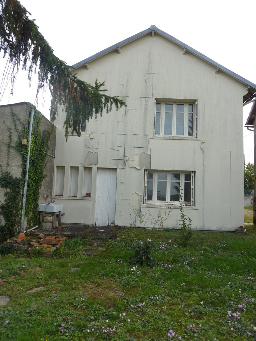 Achat maison à vendre 3 chambres 115 m² - Montmorillon