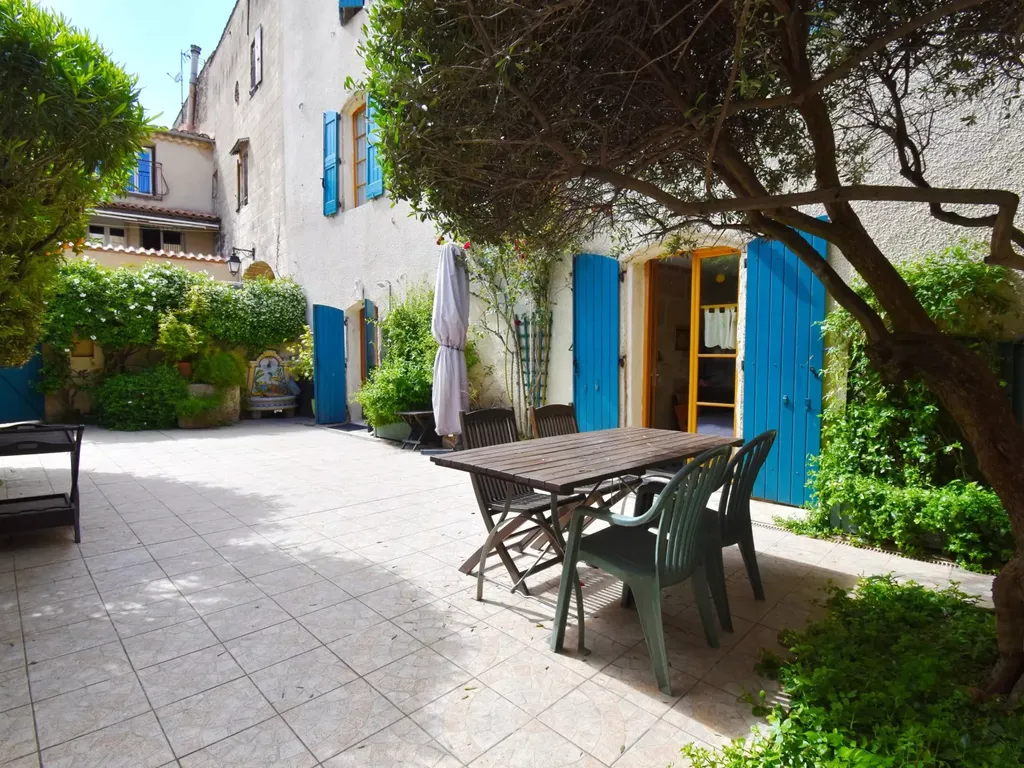 Achat maison à vendre 5 chambres 210 m² - Saint-Pargoire