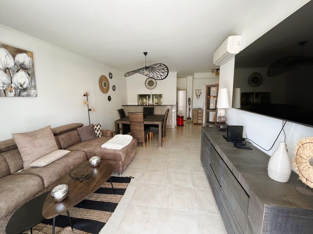 Achat appartement à vendre 3 pièces 69 m² - Cavalaire-sur-Mer