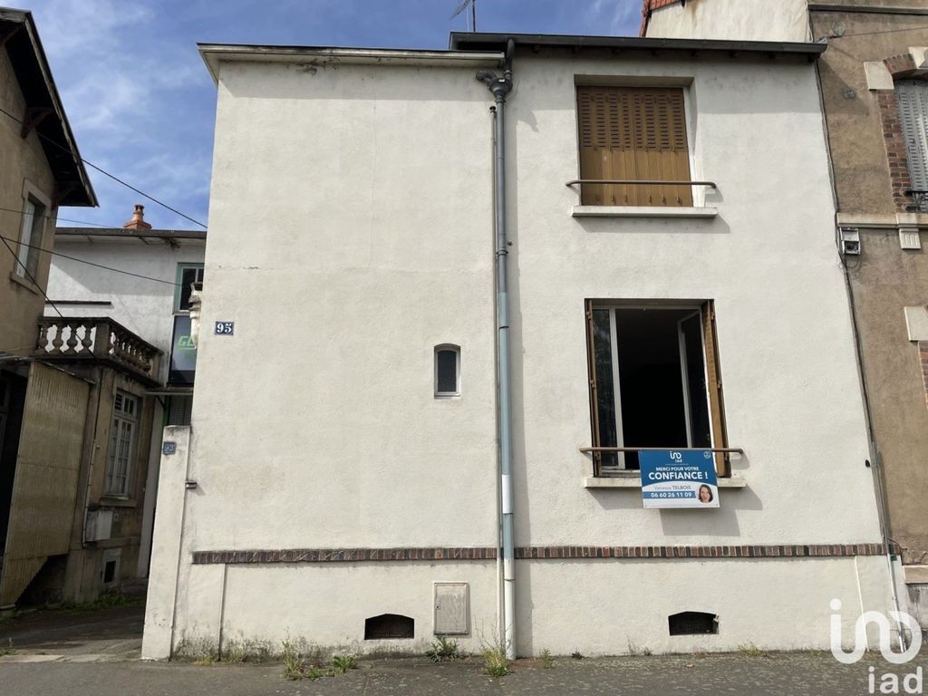 Achat maison à vendre 2 chambres 89 m² - Montluçon