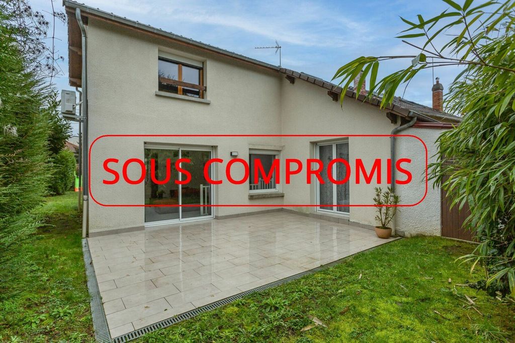 Achat maison à vendre 4 chambres 130 m² - Sainte-Geneviève-des-Bois