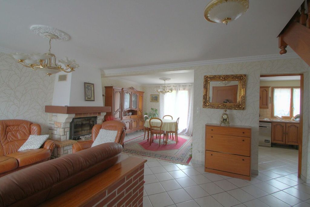 Achat maison à vendre 4 chambres 115 m² - Saint-Jean-de-la-Ruelle