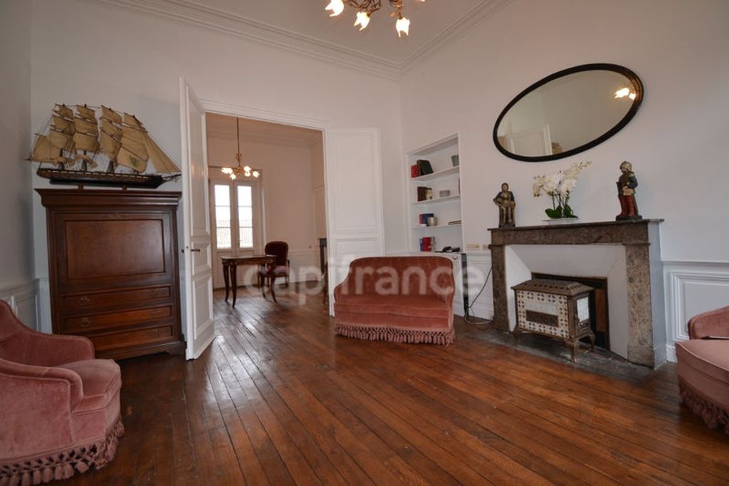 Achat maison à vendre 3 chambres 197 m² - Angoulême