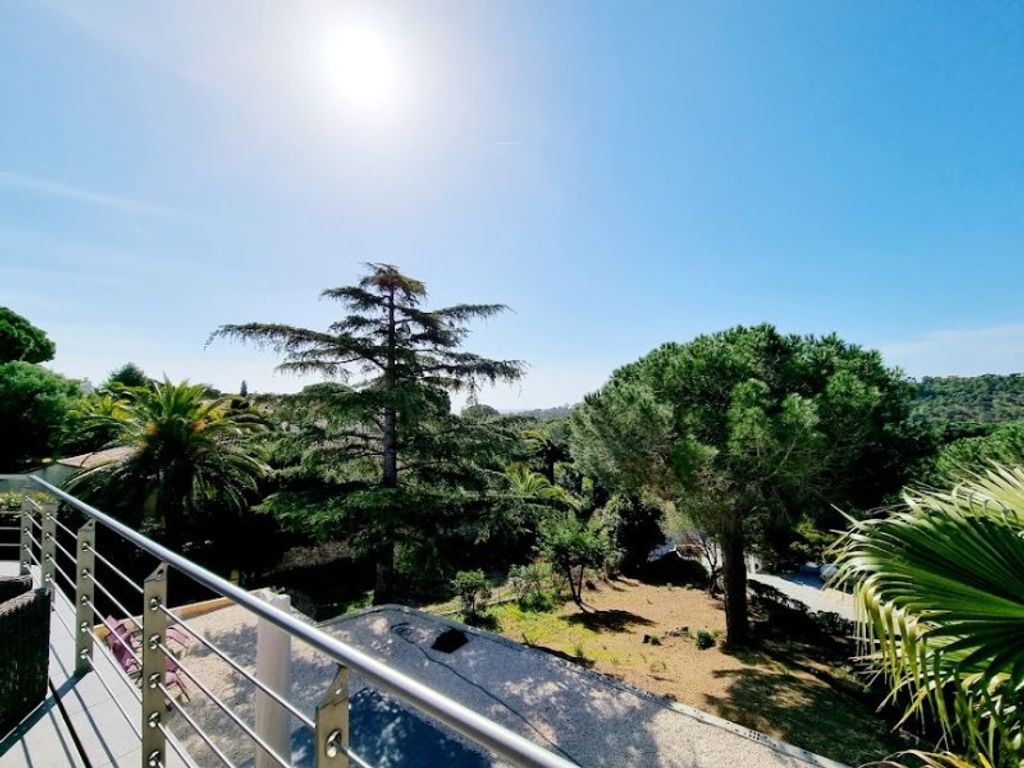Achat maison à vendre 6 chambres 262 m² - Roquebrune-sur-Argens