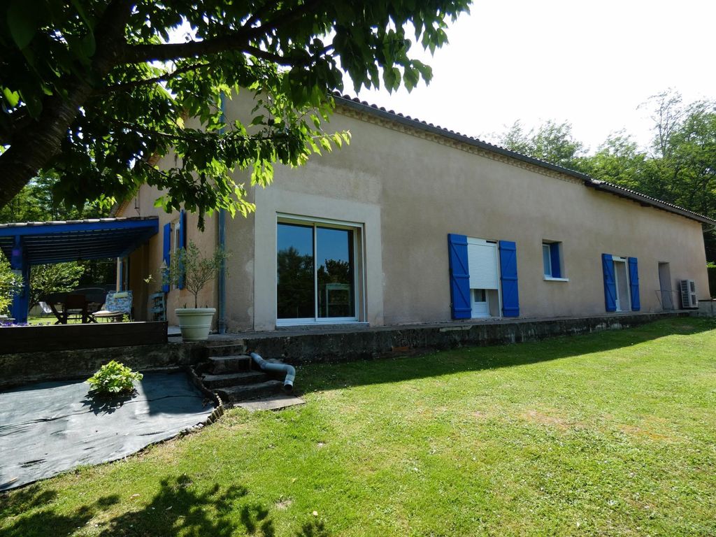 Achat maison à vendre 4 chambres 183 m² - Moissac