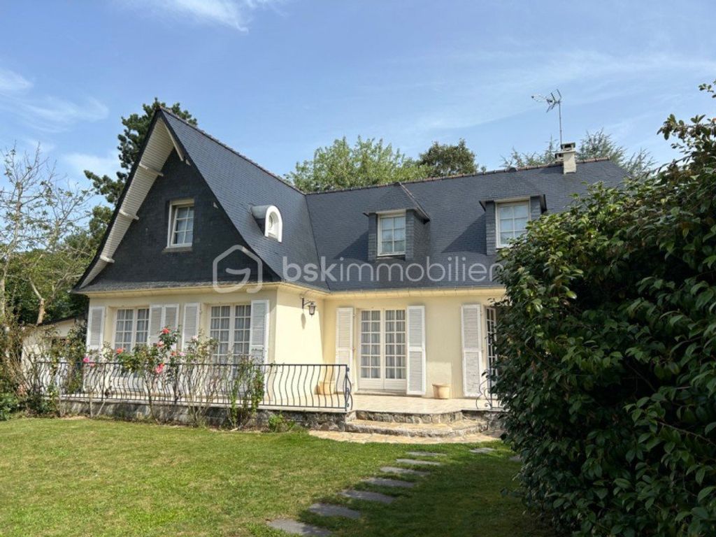Achat maison à vendre 5 chambres 215 m² - Guingamp
