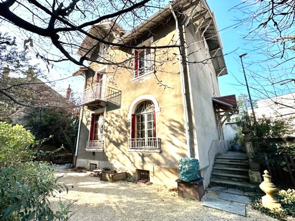 Achat maison à vendre 6 chambres 235 m² - Romans-sur-Isère