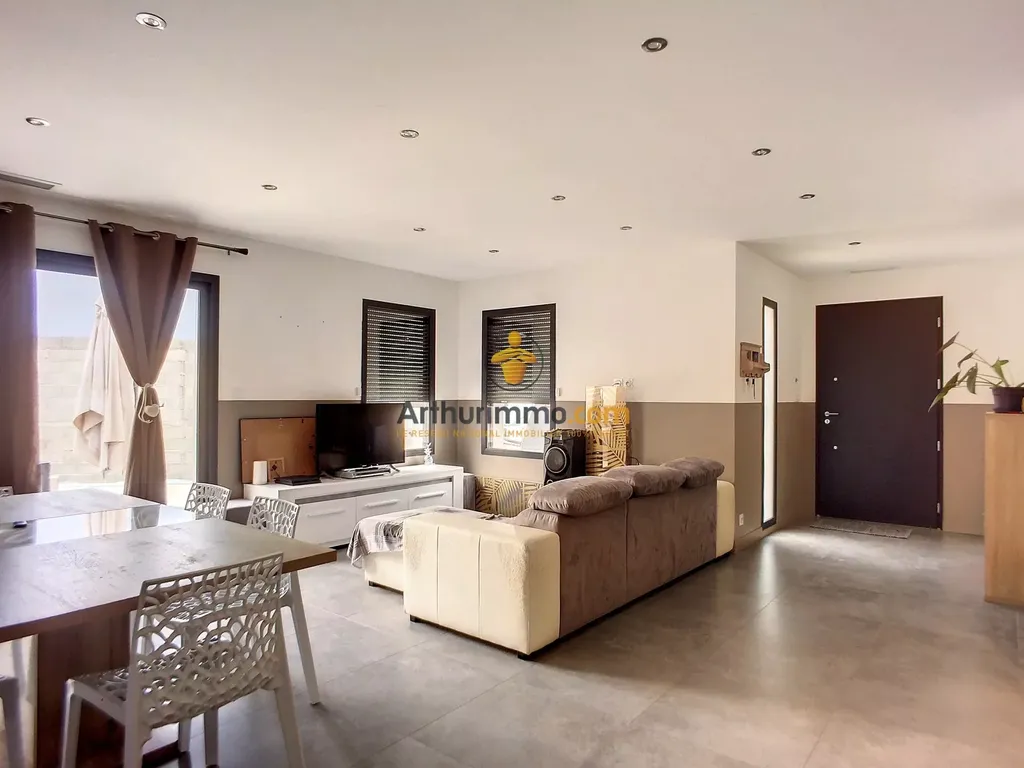 Achat maison à vendre 2 chambres 105 m² - Pia
