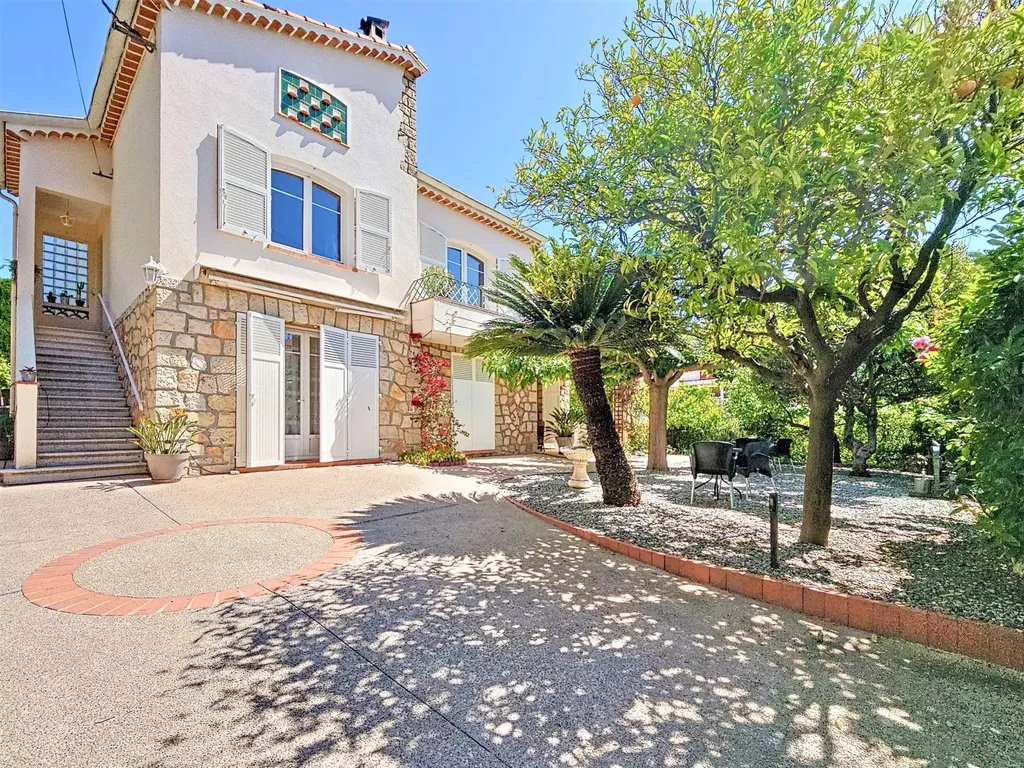 Achat maison à vendre 3 chambres 176 m² - Cannes
