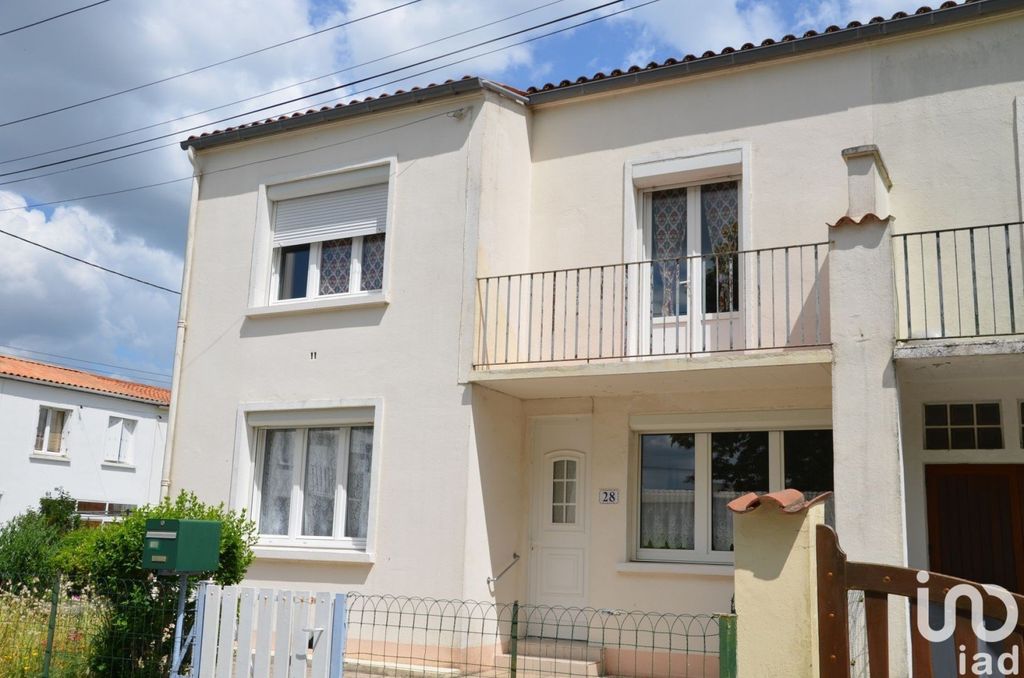 Achat maison à vendre 3 chambres 86 m² - Aigrefeuille-d'Aunis