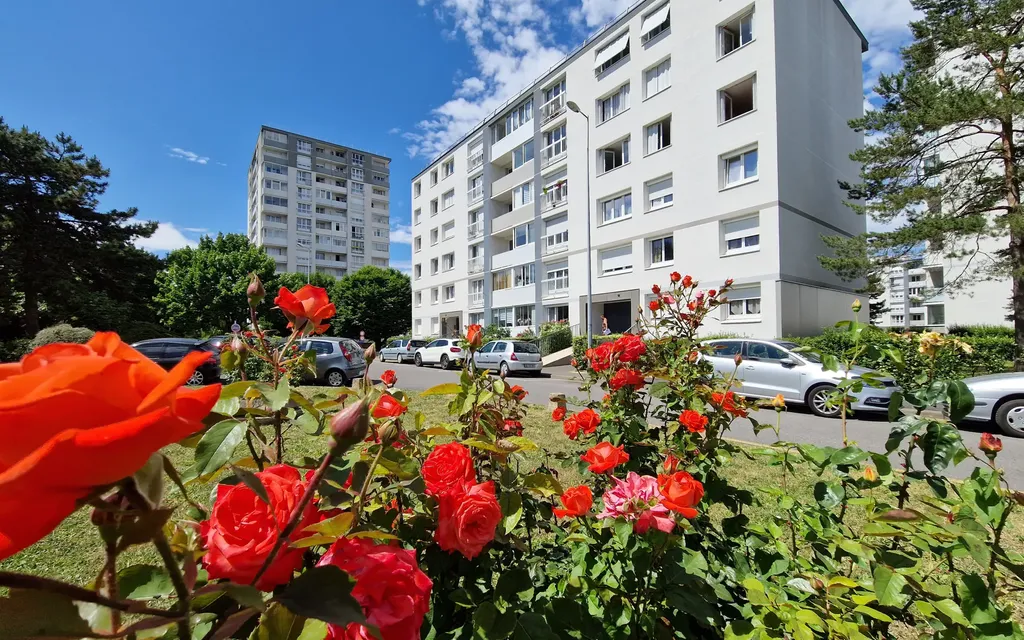 Achat appartement à vendre 2 pièces 53 m² - Neuilly-sur-Marne