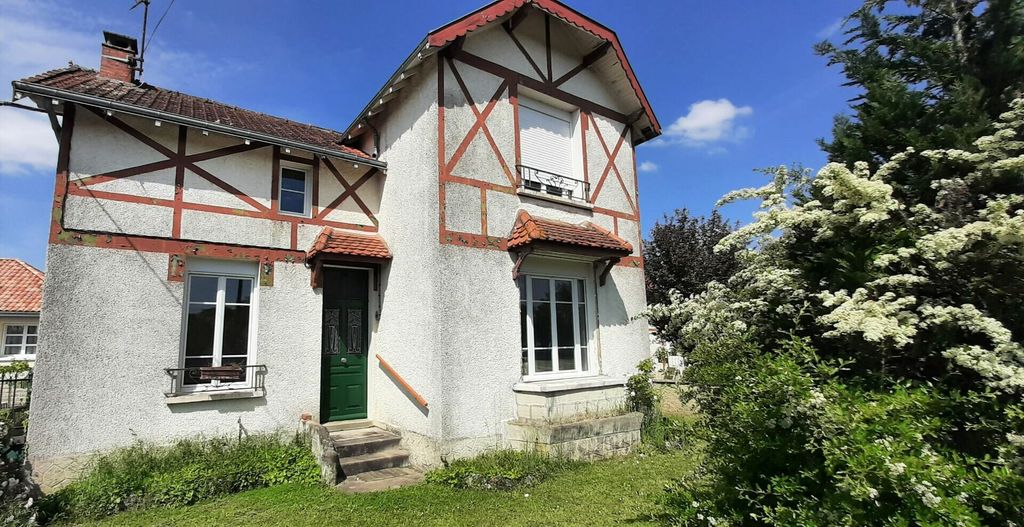 Achat maison à vendre 3 chambres 78 m² - Lussac-les-Châteaux