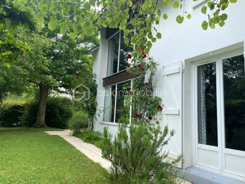 Achat maison à vendre 5 chambres 196 m² - Ozoir-la-Ferrière