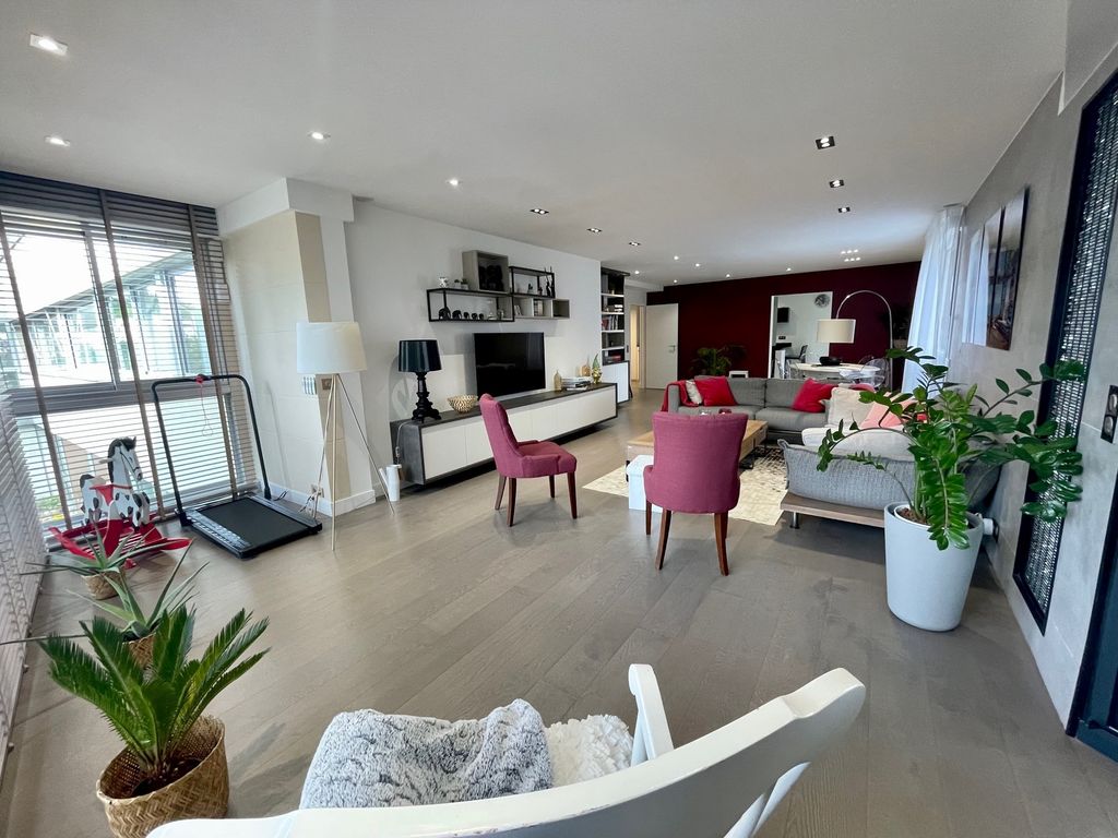 Achat appartement à vendre 5 pièces 165 m² - Le Chesnay